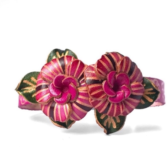 NWT! Genuine Leather
Handmade Handcrafted
Flower Snap Bracelet - Picture 3 of 6